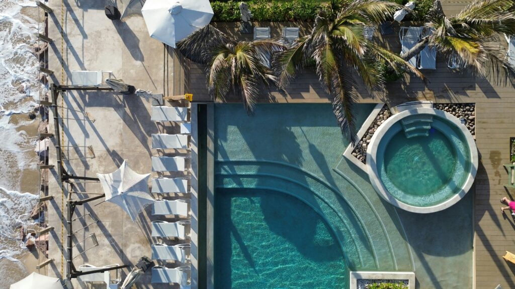 Above Ground Pool Deck Ideas on a Budget covering affordable decking materials, DIY plans, pool safety, seating, and backyard transformations.