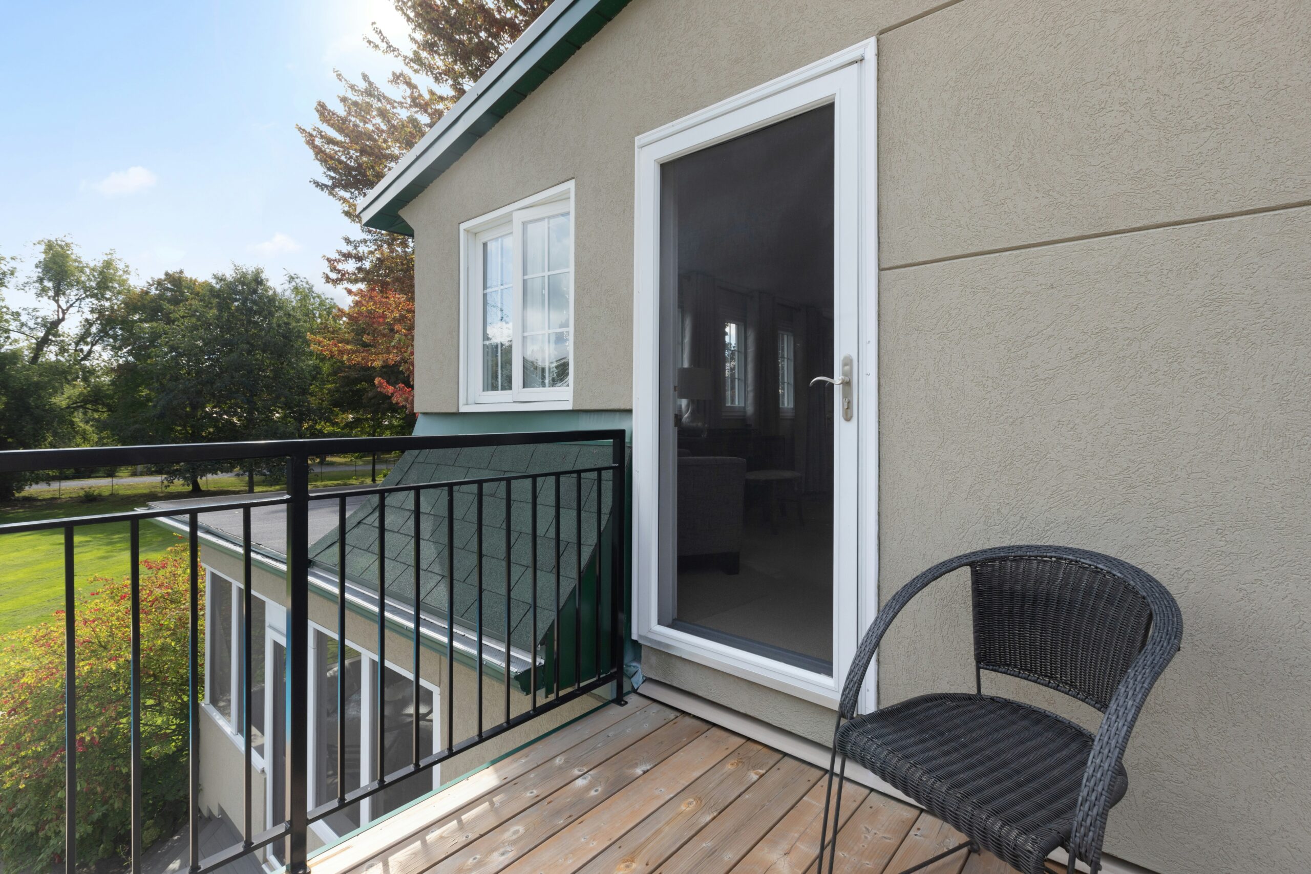 Retractable Screen Door: The Complete Homeowner’s Guide to Choosing, Installing, and Maintaining the Right Screen Door