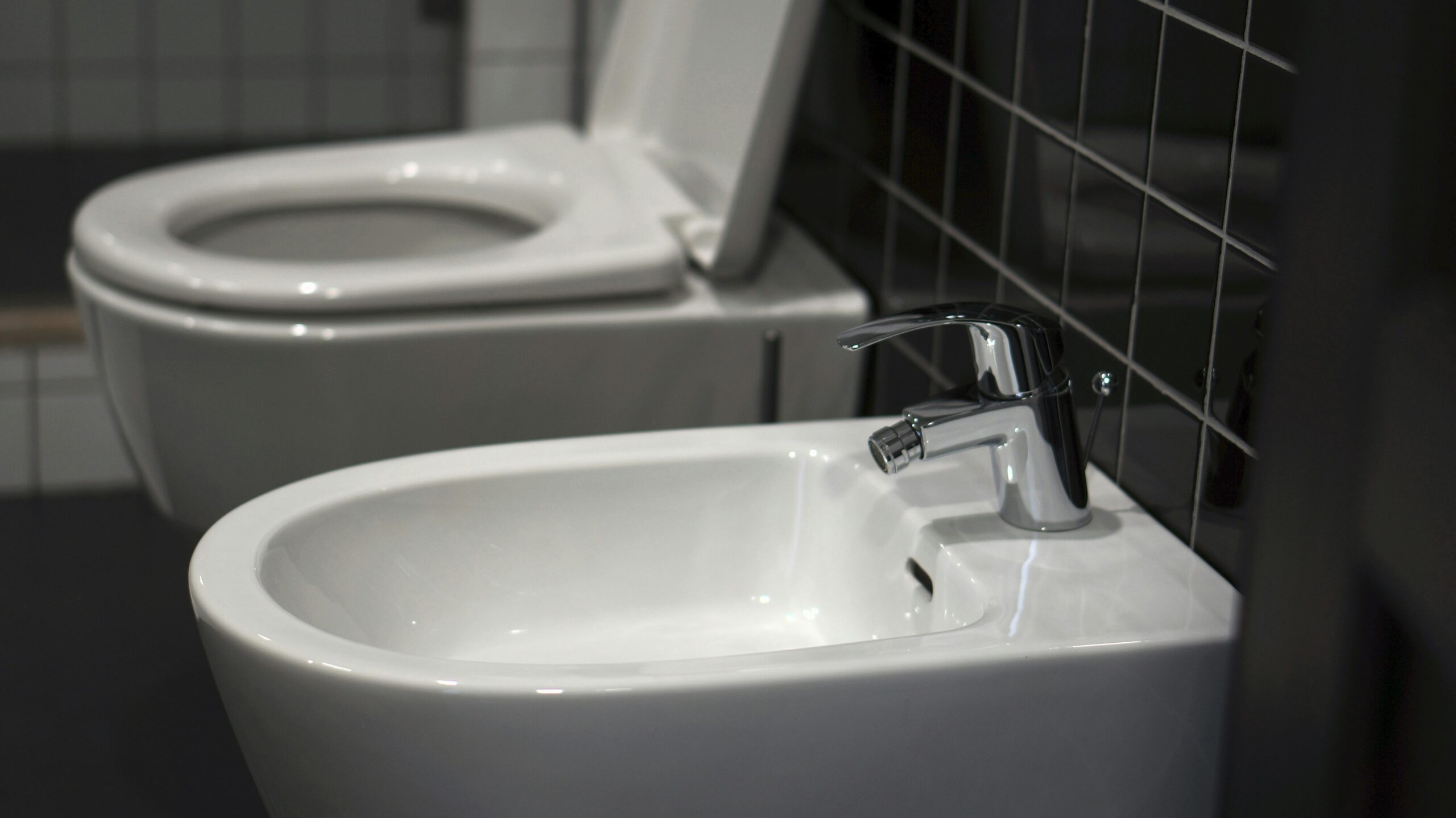 Why Is My Toilet Not Filling Up with Water? featuring fill valve problems, shutoff valve, float adjustment, water supply issues, and simple toilet fixes.