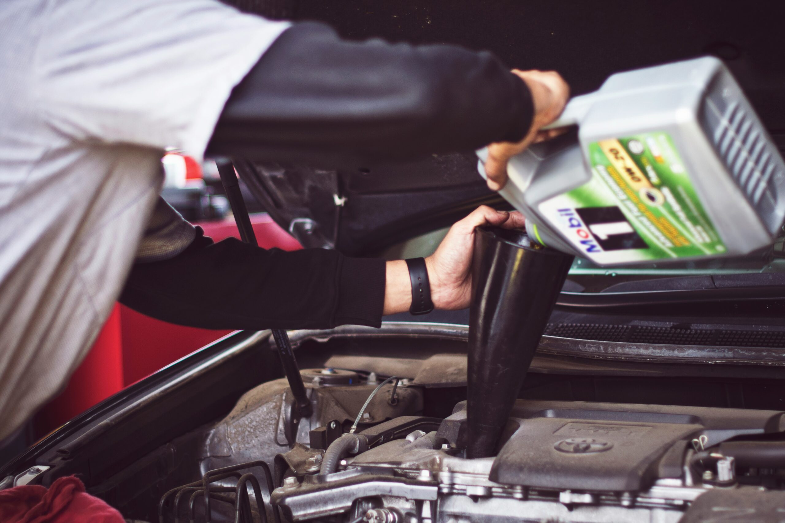 How to Get Motor Oil Out of Clothes: 9 Effective Cleaning Steps